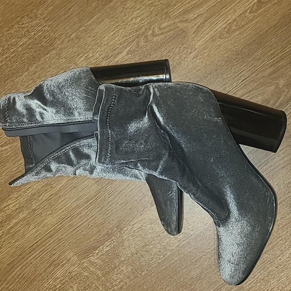 ALDO CASSYDIE GREY CRUSHED VELVET MIRROR HIGH HEEL ANKLE BOOTS SIZE 8 - Picture 4 of 4